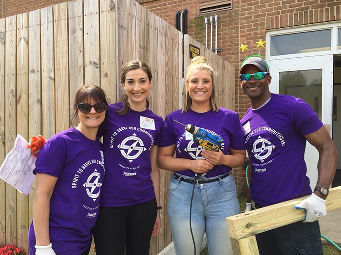 How to Build an Employee Volunteer Program That Makes an Impact 